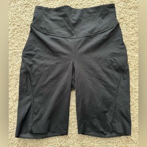 Lululemon shorts size 4